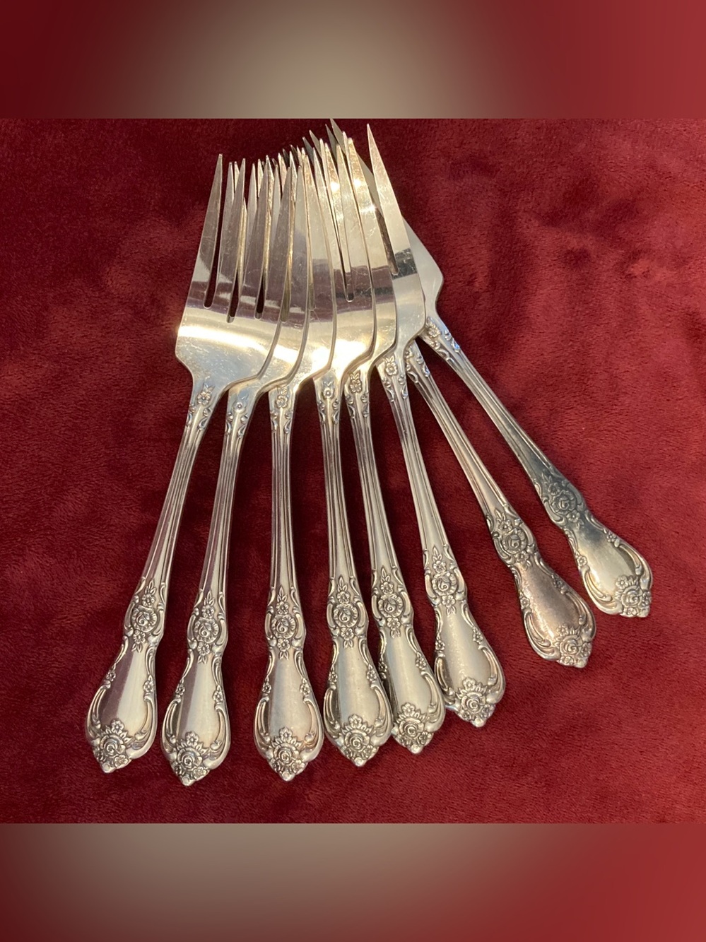 Set of 8 Wm A Rogers Oneida Sectional Silver Plate 6” Salad Forks